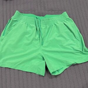 Lululemon Athletica Green Athletic Shorts Lightweight Moisture-Wicking